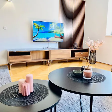 Deluxe Apartment